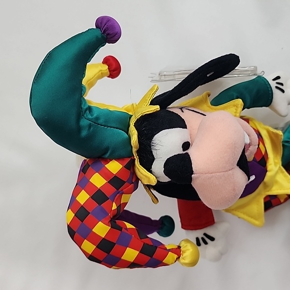 NWT Disneyland Mouseketoys Jester Goofy Beanie Plush - Picture 2 of 10